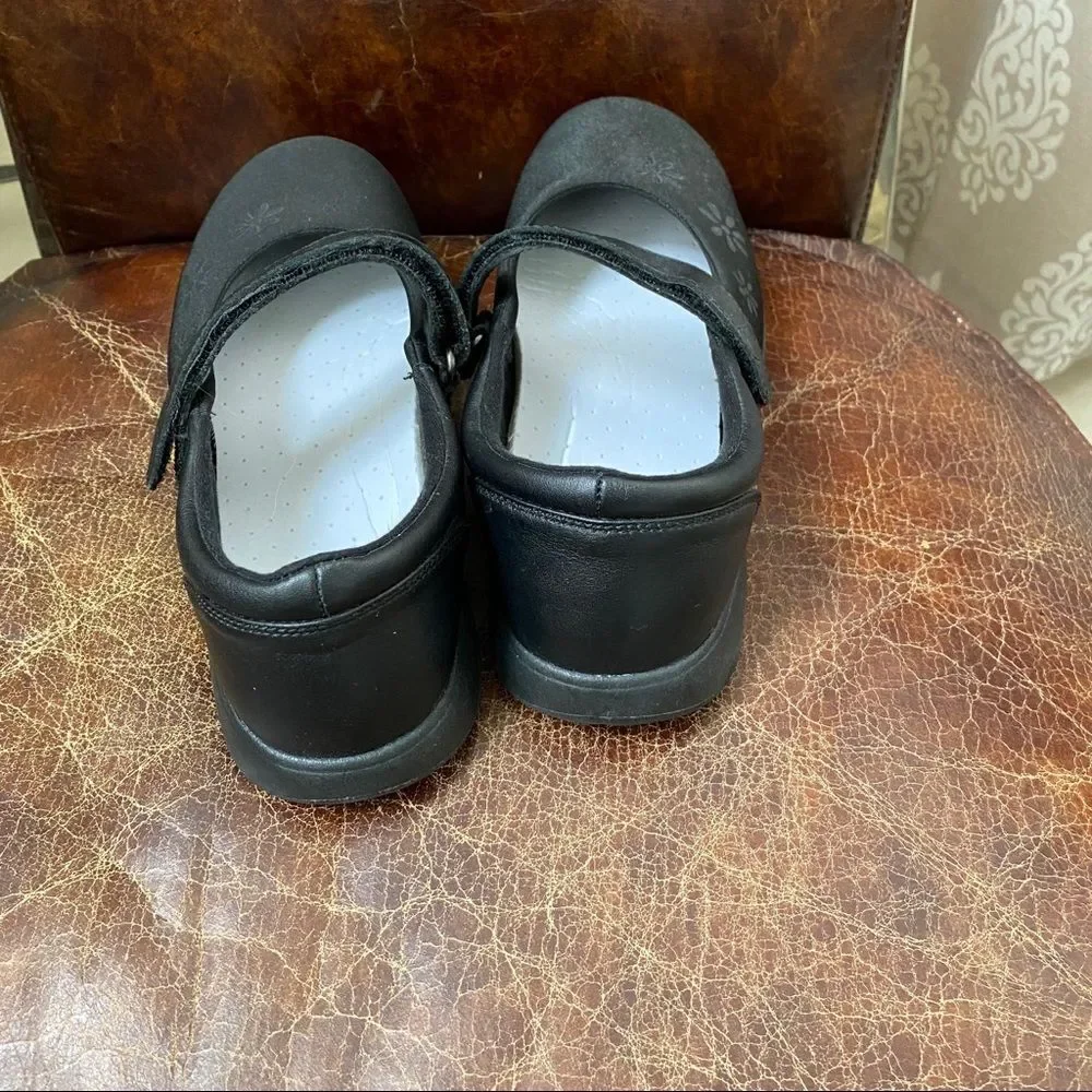 NWOB! Ped-Lite black light weight shoes 9.5W